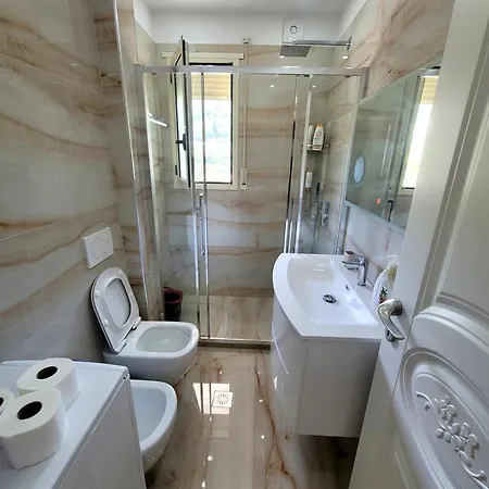 Newborn Apartments Lungomare Vlore Exterior photo