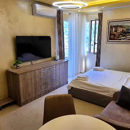 Newborn Apartments Lungomare Vlore Exterior photo