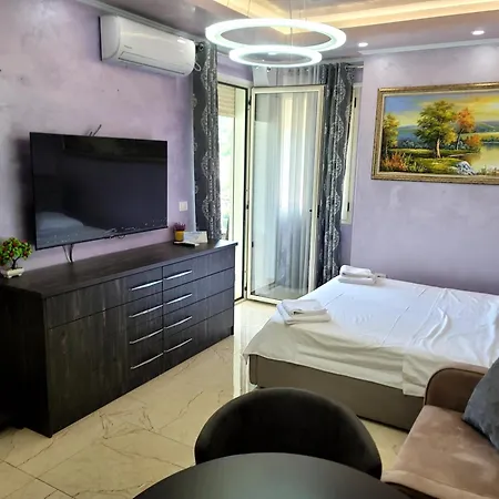 Newborn Apartments Lungomare Vlore Exterior photo