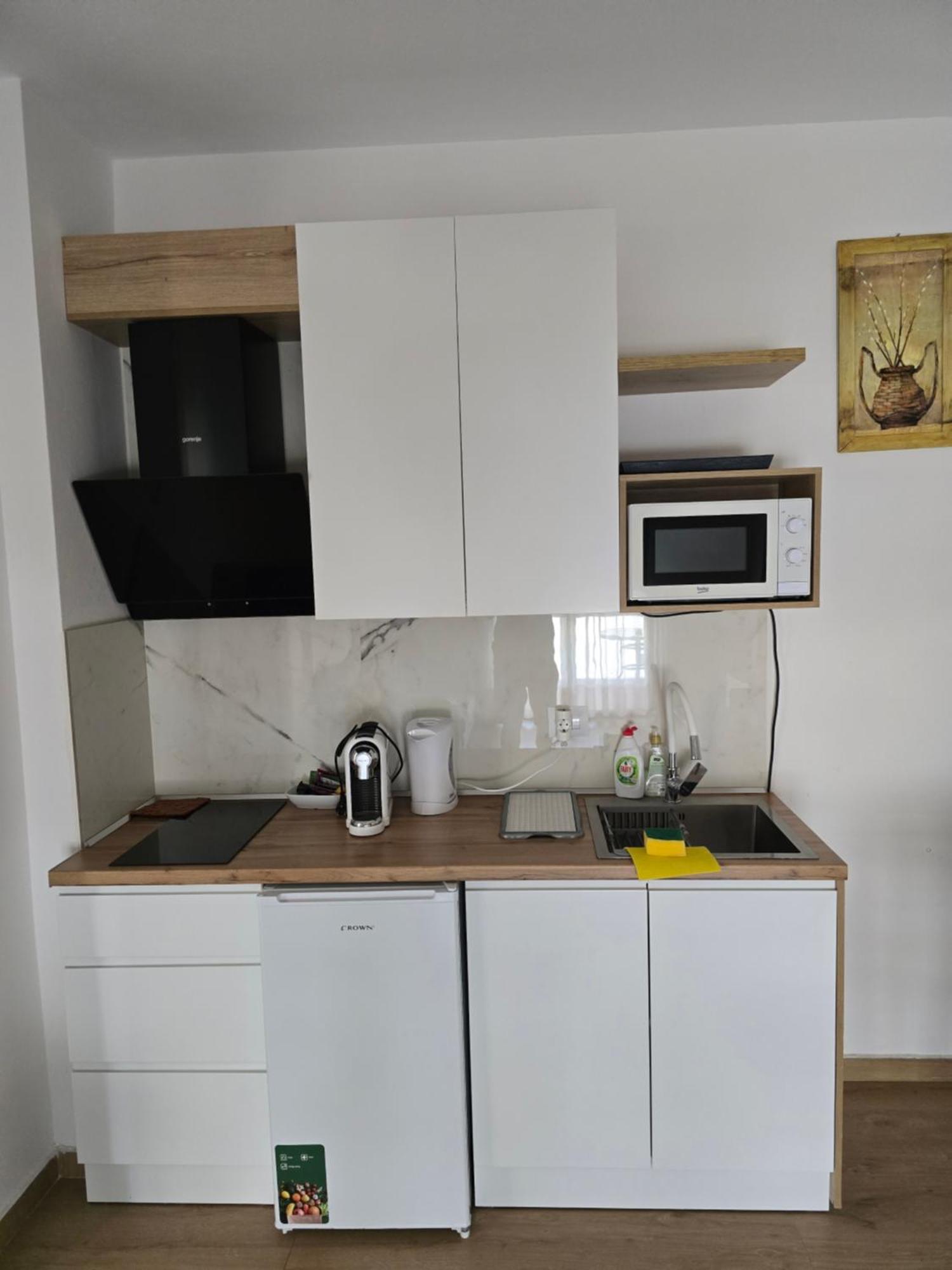 Newborn Lungomare Apartament Wlora