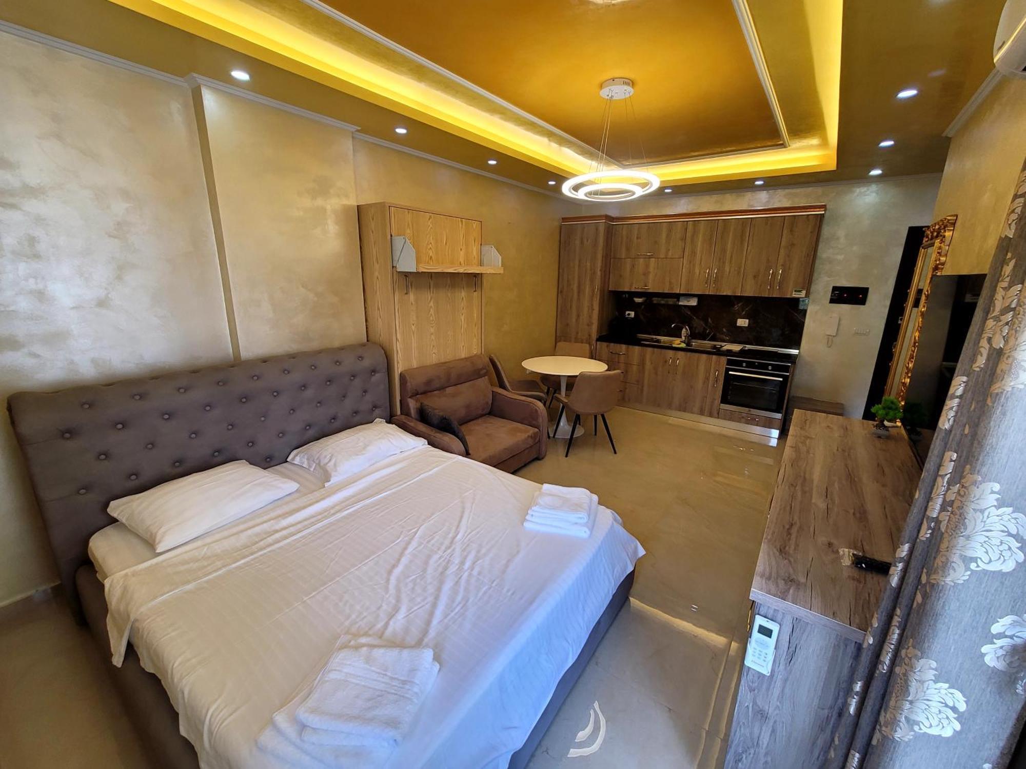 Newborn Lungomare Apartament Wlora